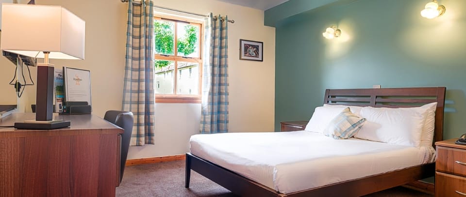 Classic Double Room | Desk, iron/ironing board, free WiFi, bed sheets
