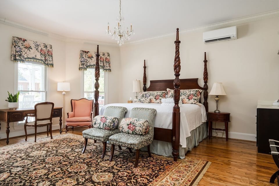 Standard Room, 1 King Bed | Premium bedding, rollaway beds, free WiFi, bed sheets
