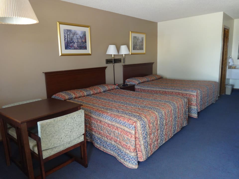 Classic Double Room | Desk, iron/ironing board, rollaway beds, free WiFi