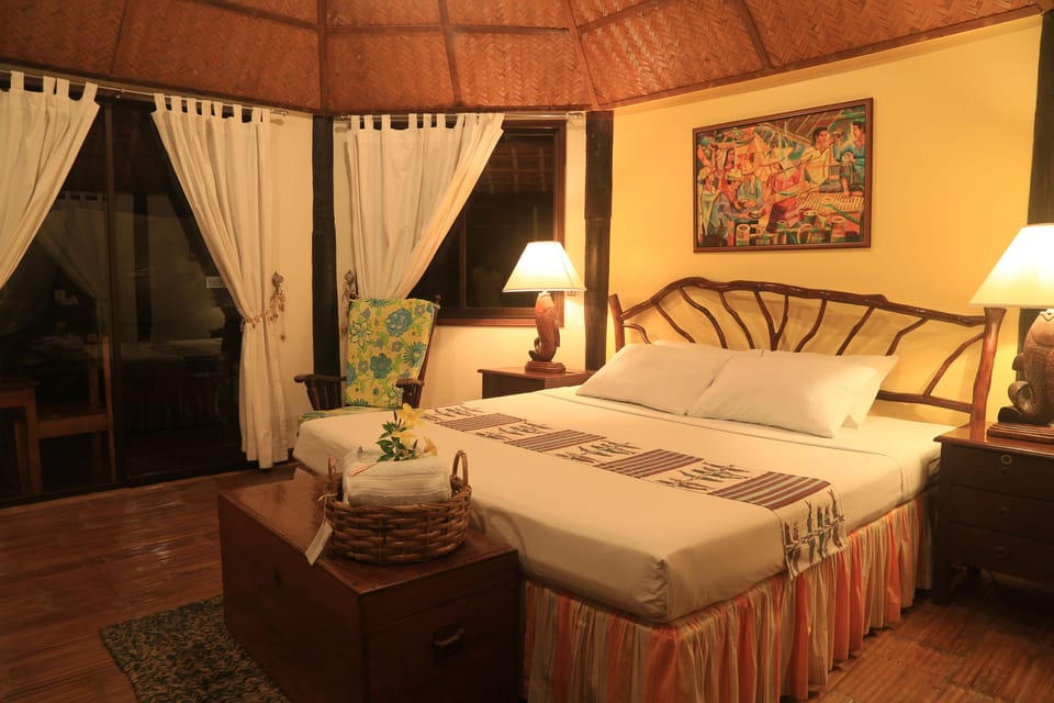 Minibar, bed sheets