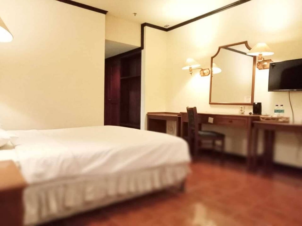 Standard Double Room | Premium bedding, laptop workspace, WiFi (free), bed sheets