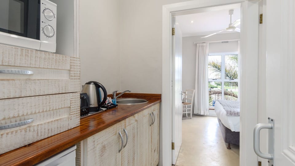 Apartment (A) With Shower | Private kitchen