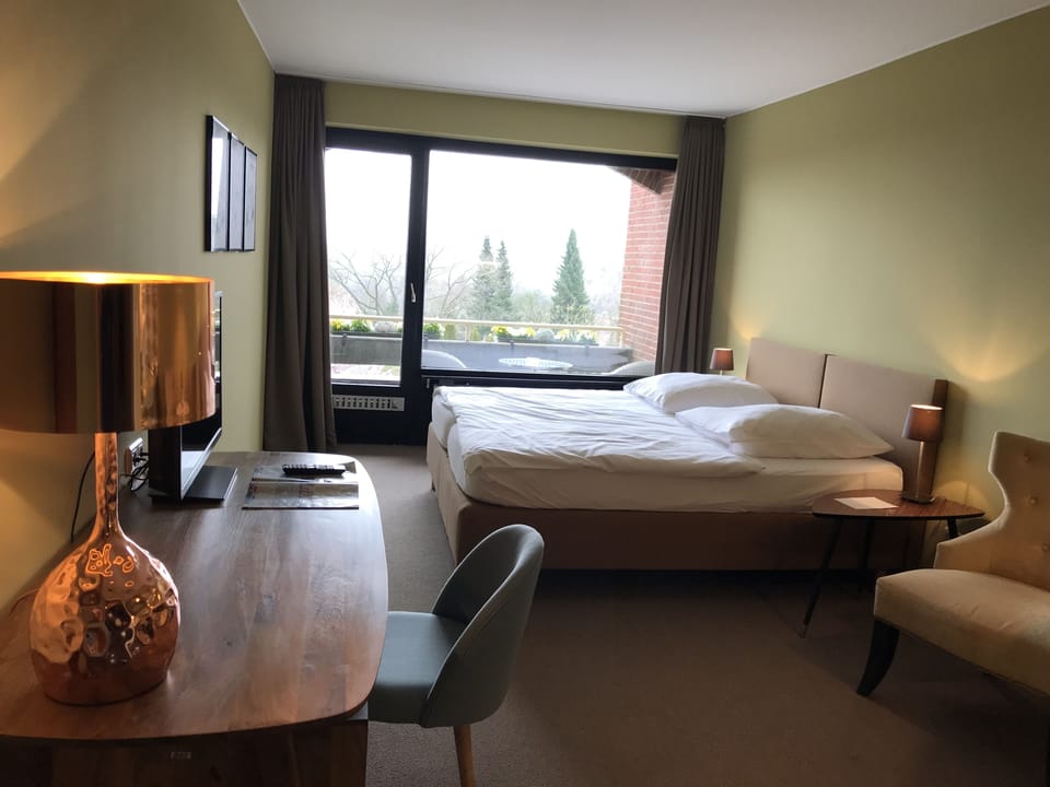 1 bedroom, in-room safe, desk, free WiFi