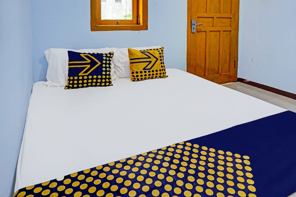 Economy Double Room | WiFi (free), bed sheets