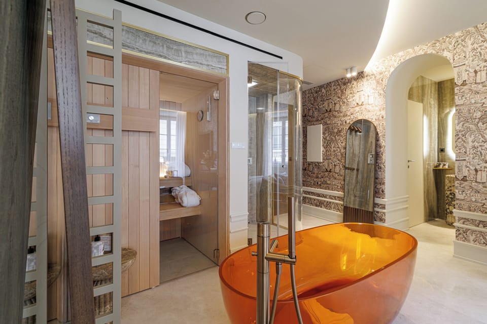 Suite Sauna Hammam | Bathroom | Free toiletries, hair dryer, towels, soap