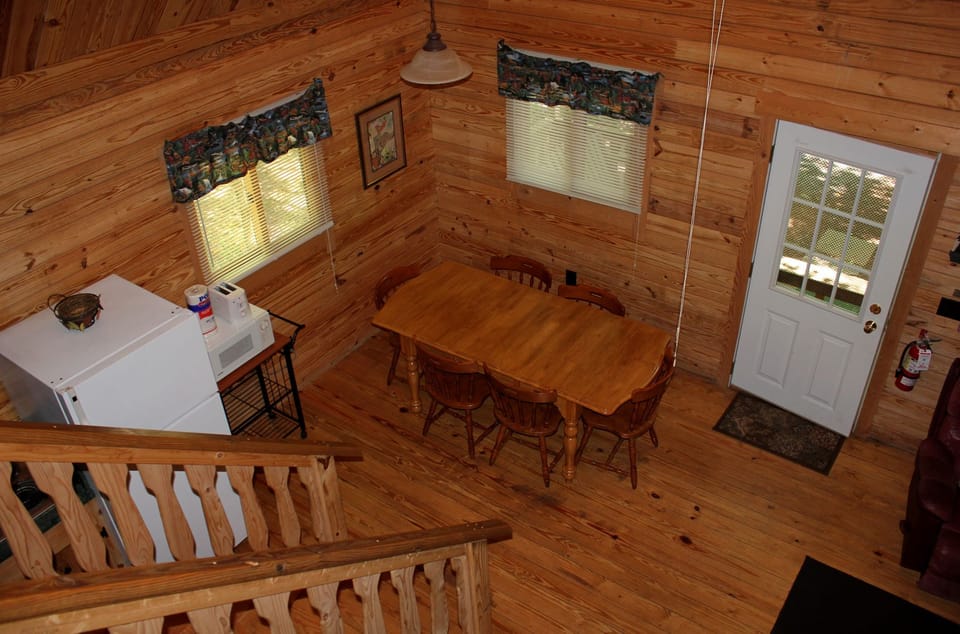 Log Cabin Sleeps 10- No Pets permitted | In-room dining