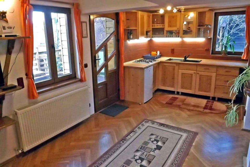 Design Studio | Private kitchen | Fridge, microwave, stovetop, toaster