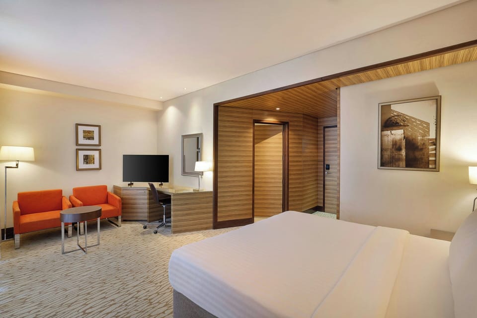 Pillowtop beds, minibar, in-room safe, desk