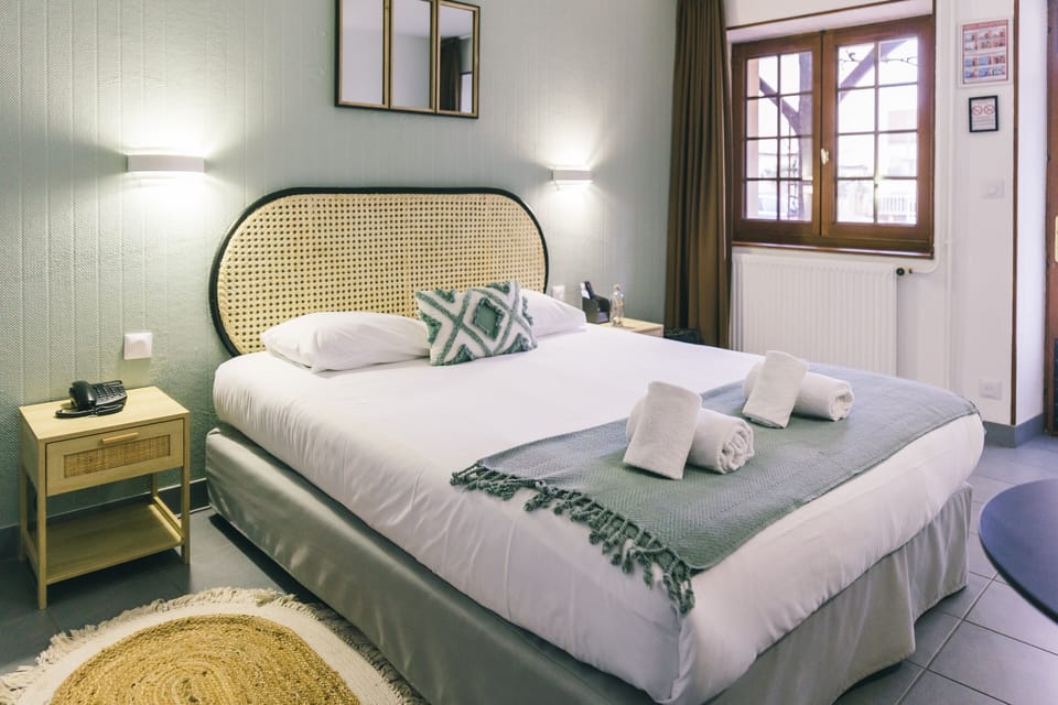 Comfort Room | 1 bedroom, in-room safe, blackout drapes, free WiFi