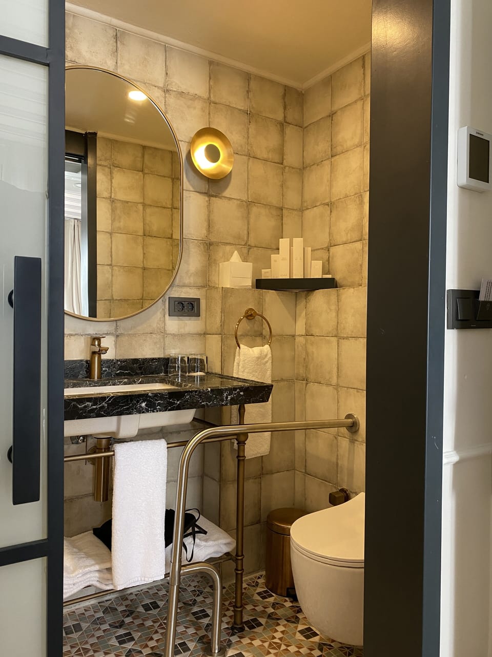 Accessible Room | Bathroom | Shower, rainfall showerhead, eco-friendly toiletries, hair dryer
