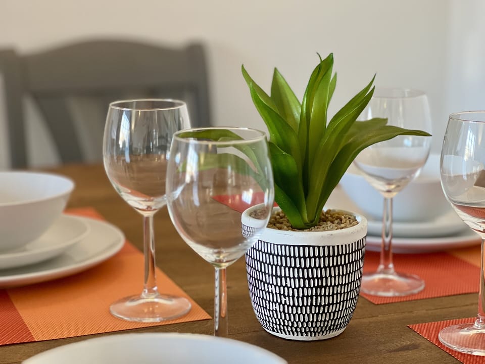 Family Cottage | In-room dining