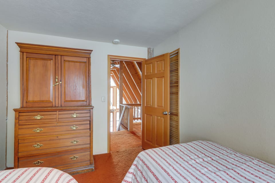 House (5 Bedrooms) | Interior