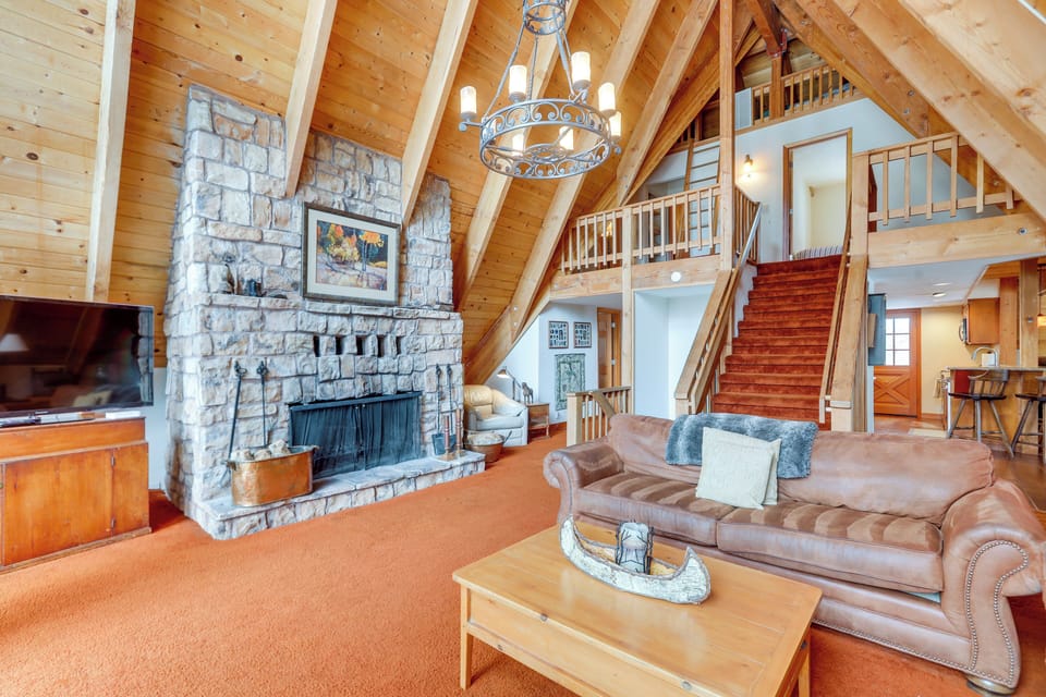 House (5 Bedrooms) | Interior