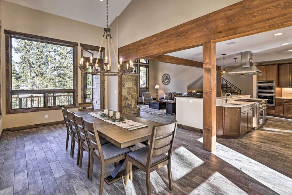 House (5 Bedrooms) | Interior