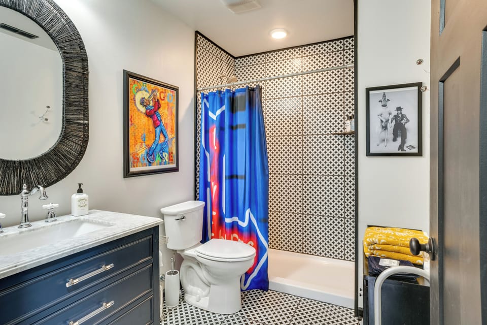 Modern Louisville Apartment w/ Furnished Deck Apartment in Jefferson County