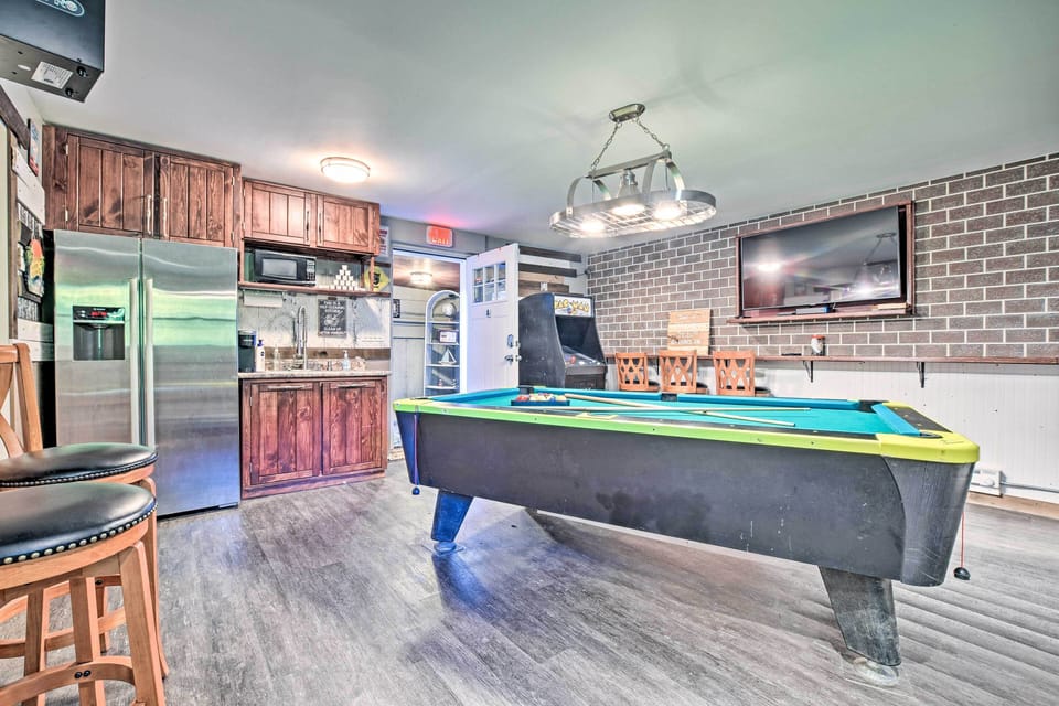 House (5 Bedrooms) | Interior