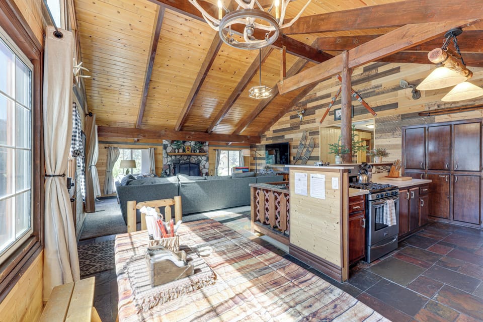 House (4 Bedrooms) | Interior
