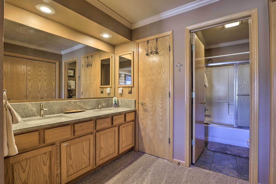 Grand Lake House w/ Mountain Views, Deck! Cottage in Rocky Mountain National Park