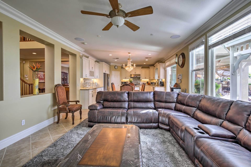 House (5 Bedrooms) | Interior