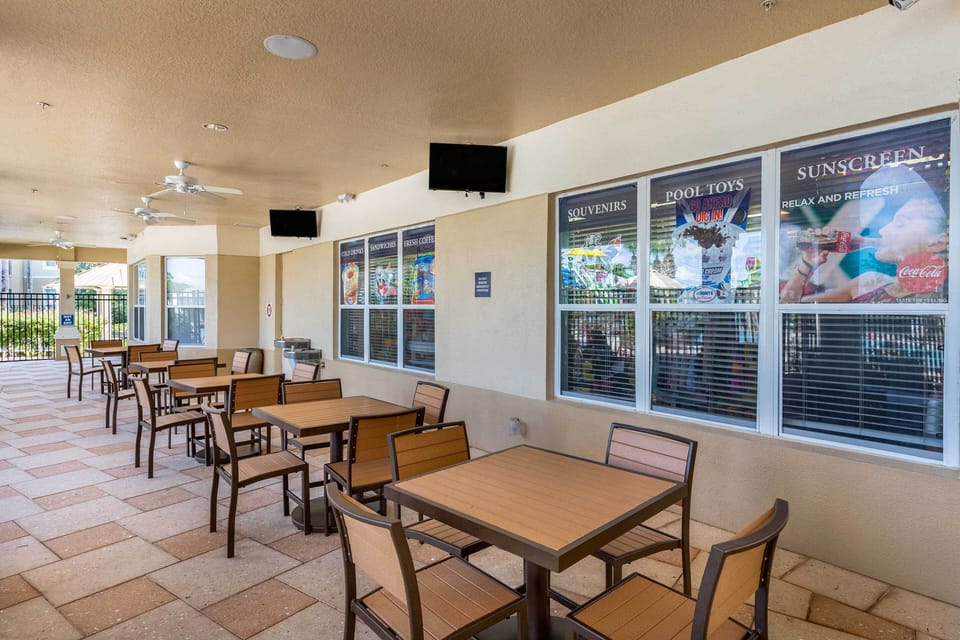 House (6 Bedrooms) | Interior