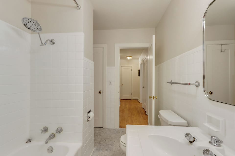 Fayetteville Home ~ 2 Blocks to Dickson Street! Apartment in Fayetteville