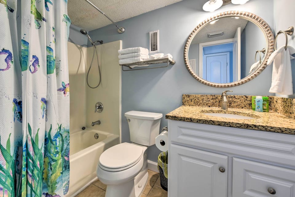 Gulf Shores Retreat w/ Private Beach Access! Apartment in West Beach