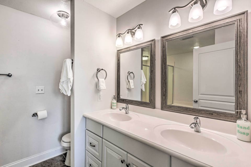 Dazzling Mexico Beach Condo - Walk to the Beach! Apartment in Mexico Beach