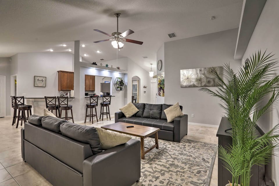 House (4 Bedrooms) | Interior