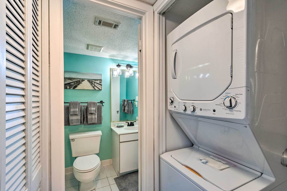 Half-mi to Beach Access: Sunny Miramar Villa! Apartment in Miramar Beach
