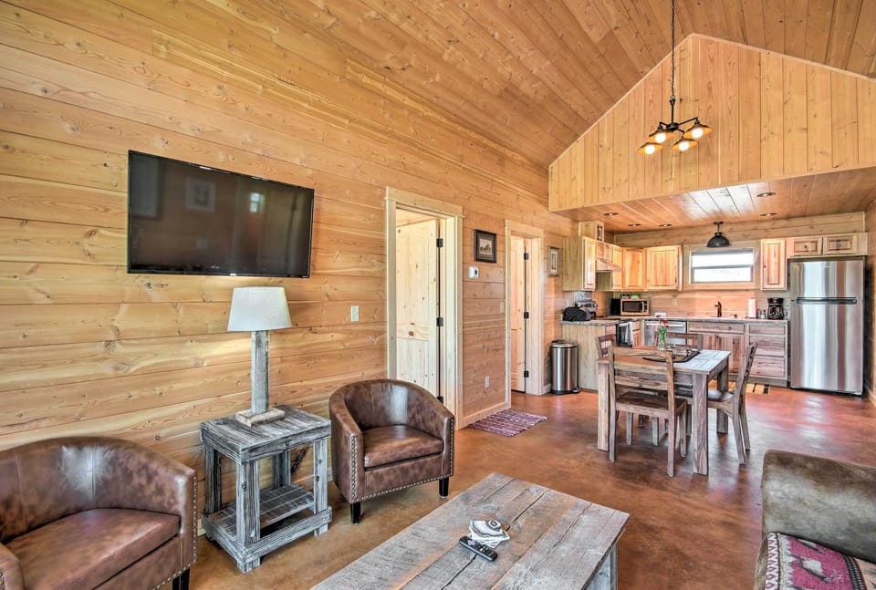House (2 Bedrooms) | Interior