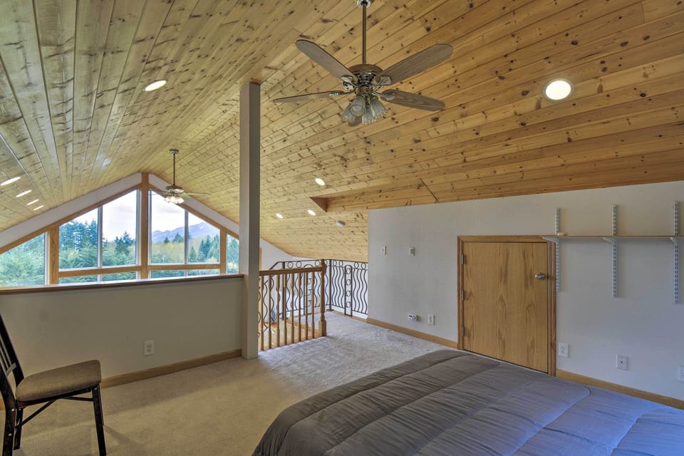 Idyllic Retreat ~ 20 Mi to Olympic National Park! Cottage in Washington