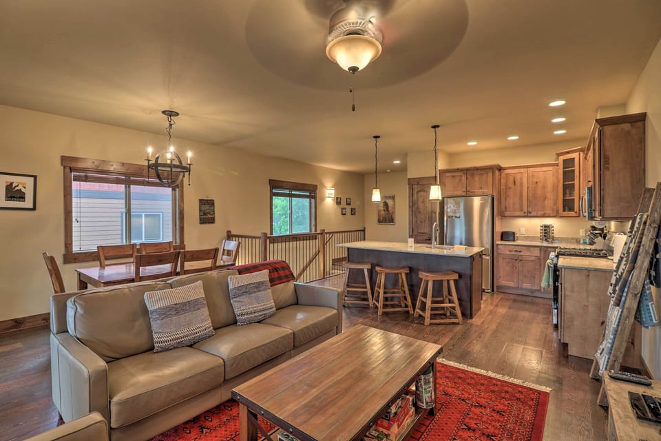 Apartment (3 Bedrooms) | Front of property