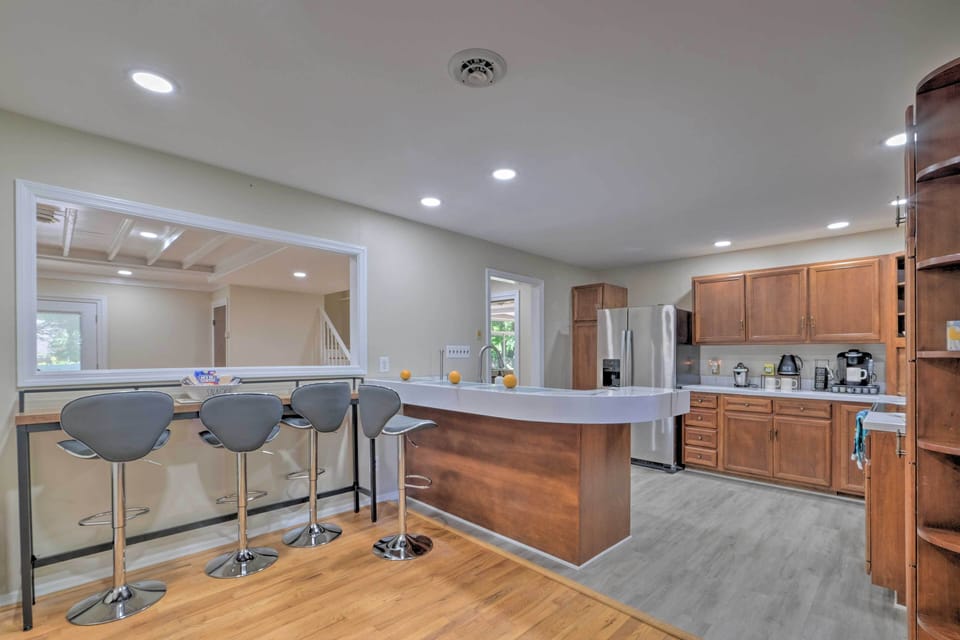 House (5 Bedrooms) | Interior