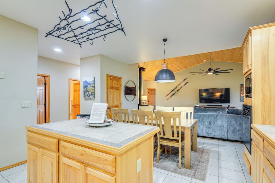 House (3 Bedrooms) | Interior