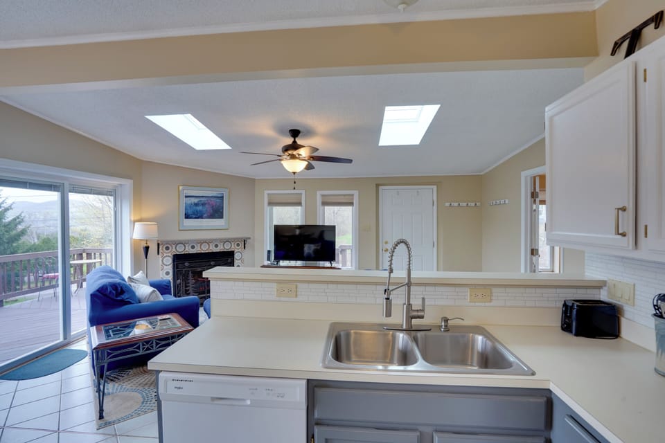 House (2 Bedrooms) | Interior