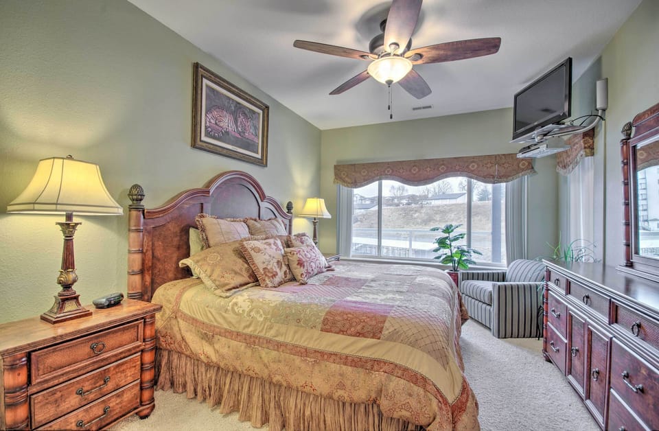 Boat Slip & Pool! Waterfront Lake Ozark Escape Apartment in Lake of the Ozarks