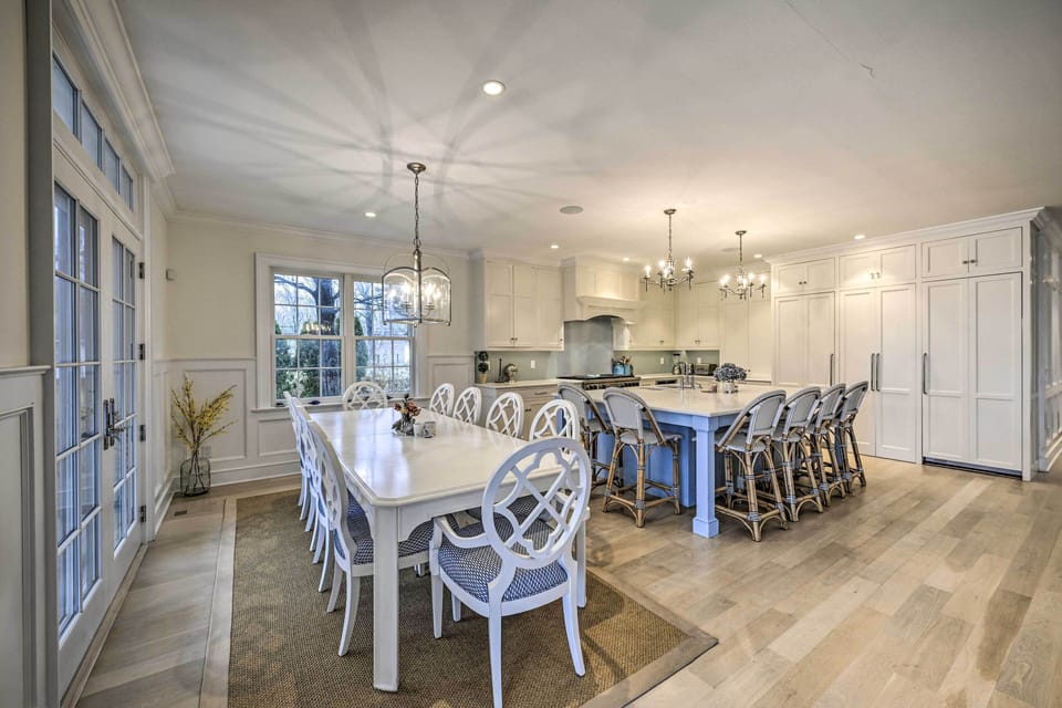 House (5 Bedrooms) | Interior
