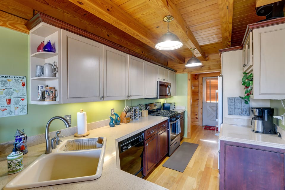 House (4 Bedrooms) | Interior