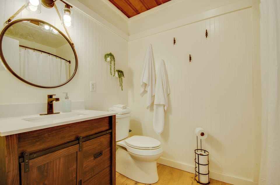 Lake View Cottage: Lake Ozarks Getaway Cottage in Lake of the Ozarks