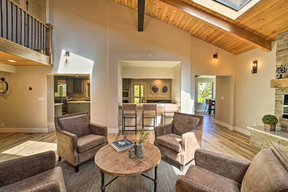 House (6 Bedrooms) | Interior