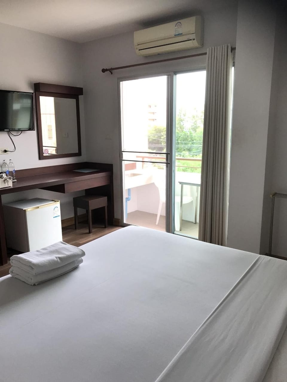 1 bedroom, blackout drapes, free WiFi