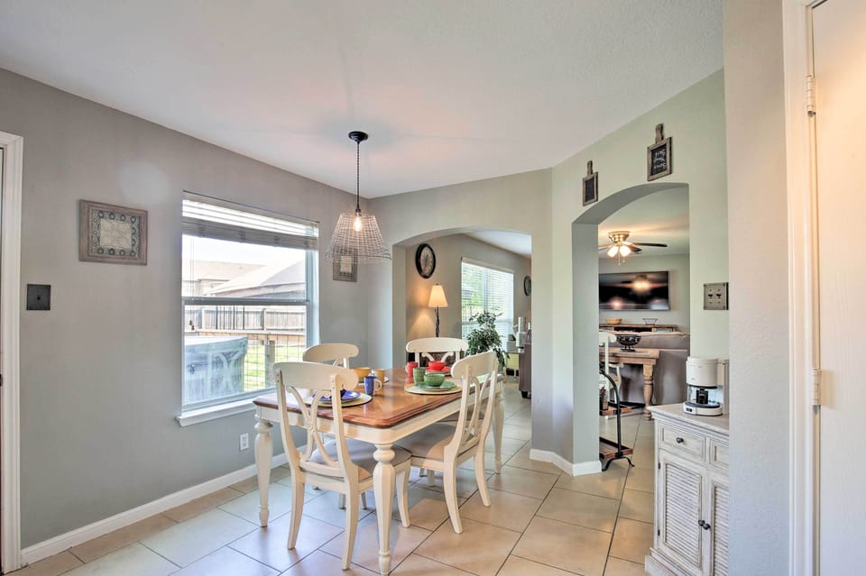 House (4 Bedrooms) | Interior