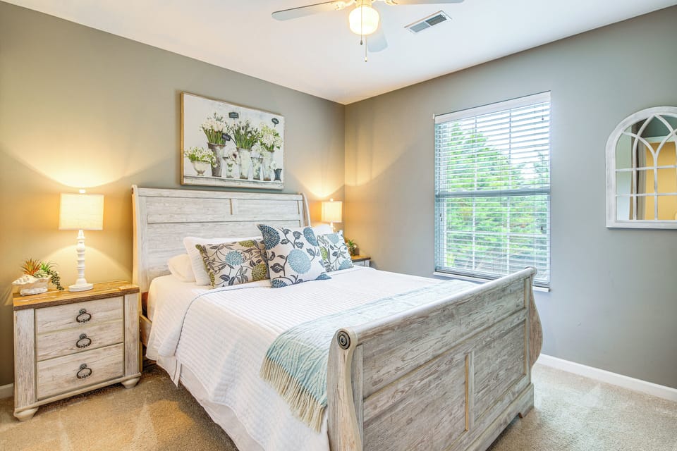 Home Sweet Home' w/ Private Pool + Patio! Cottage in Knoxville