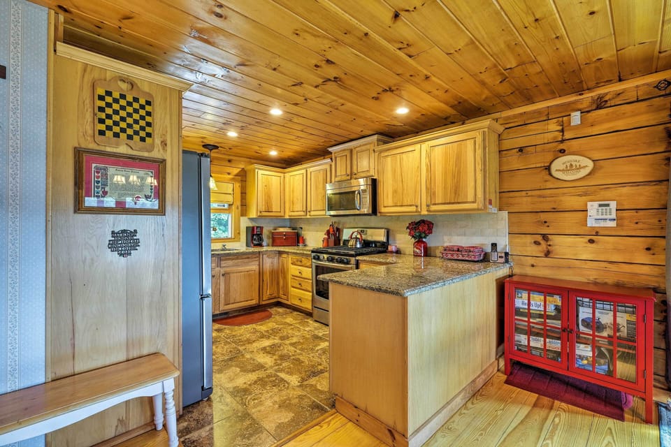 House (3 Bedrooms) | Interior