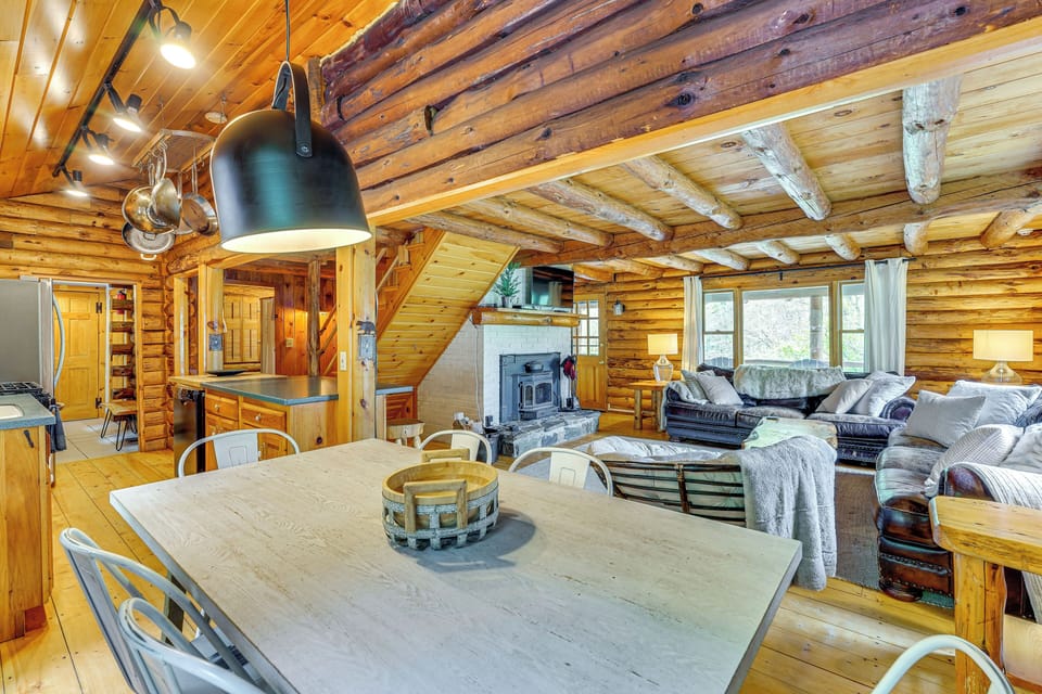 House (6 Bedrooms) | Interior