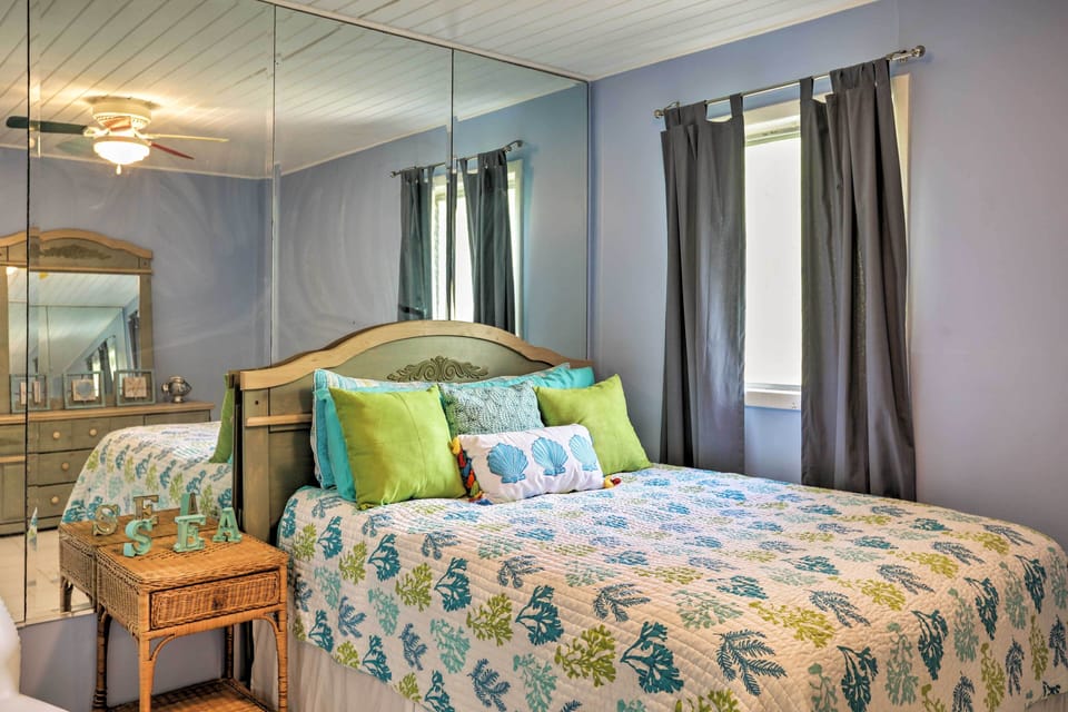 St Croix Home w/ Caribbean Views - 1 Mi to Beach Cottage in St. Croix