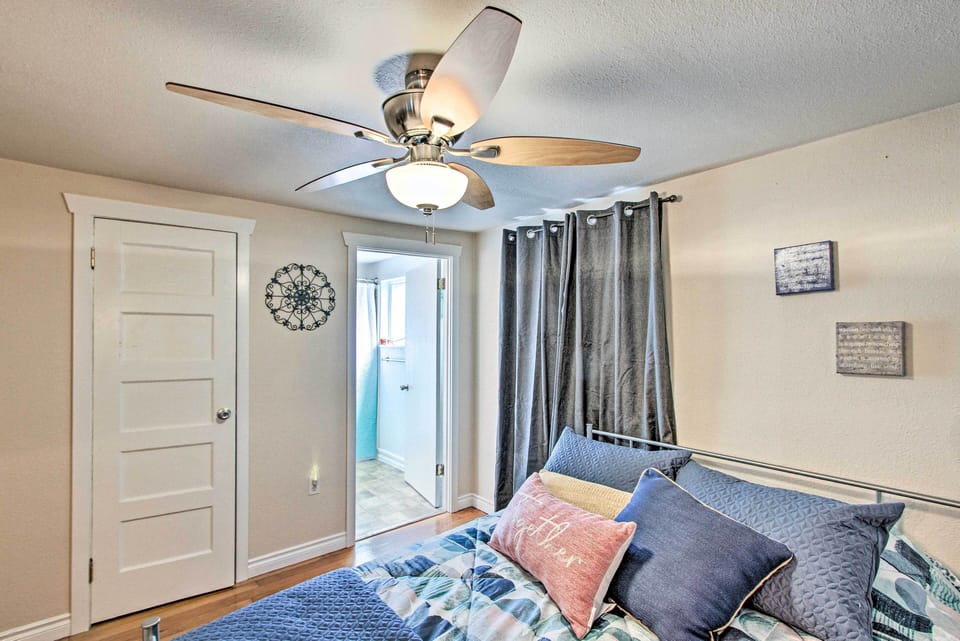 Lovely Tacoma Cottage w/ Fire Pit, Near Dtwn! Cottage in Tacoma