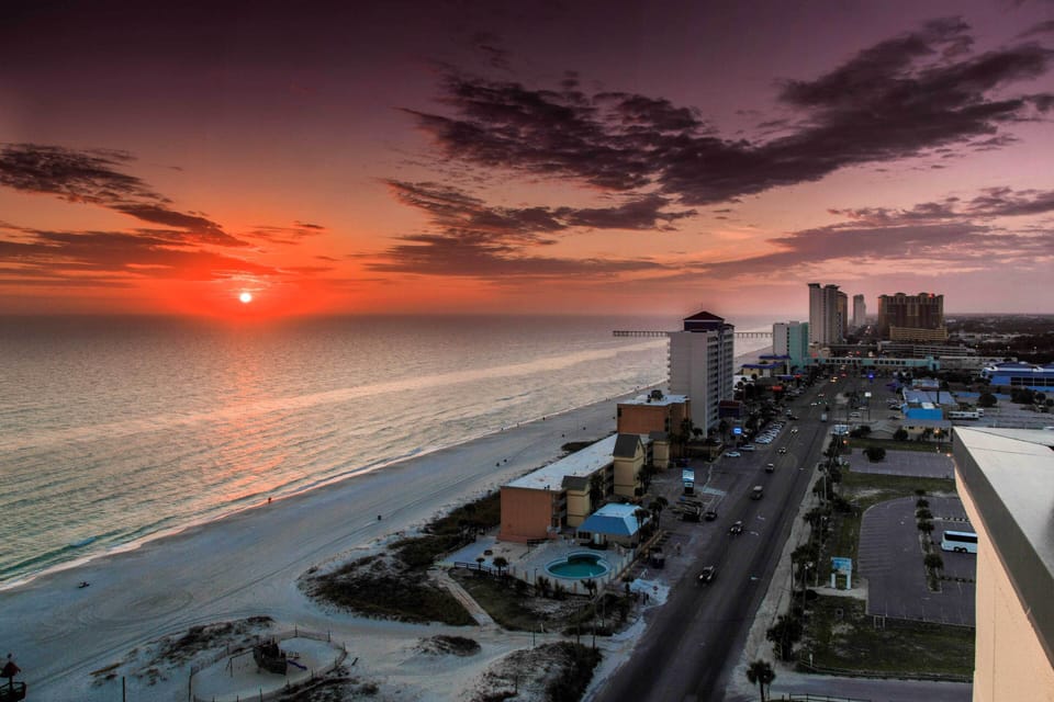 Scenic PCB Condo w/ Stunning Sunsets & Beach View! Apartment in Panama City Beach