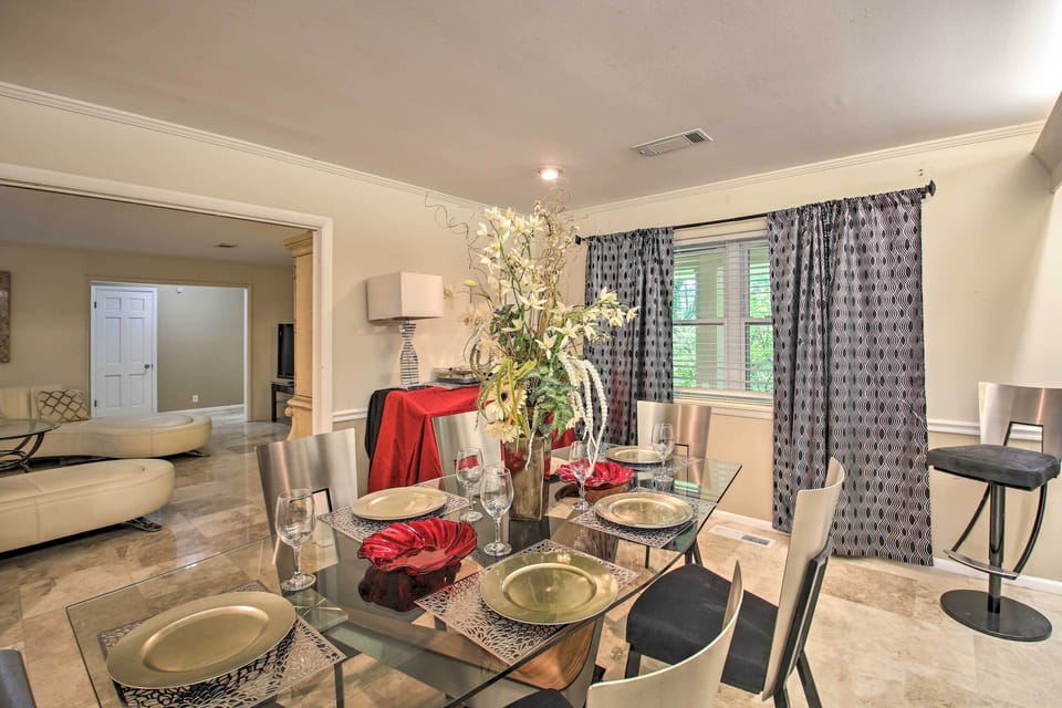 House (4 Bedrooms) | Interior