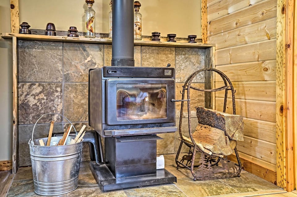 High Lakes Hideaway: La Pine Fishing Cabin! Cottage in Oregon